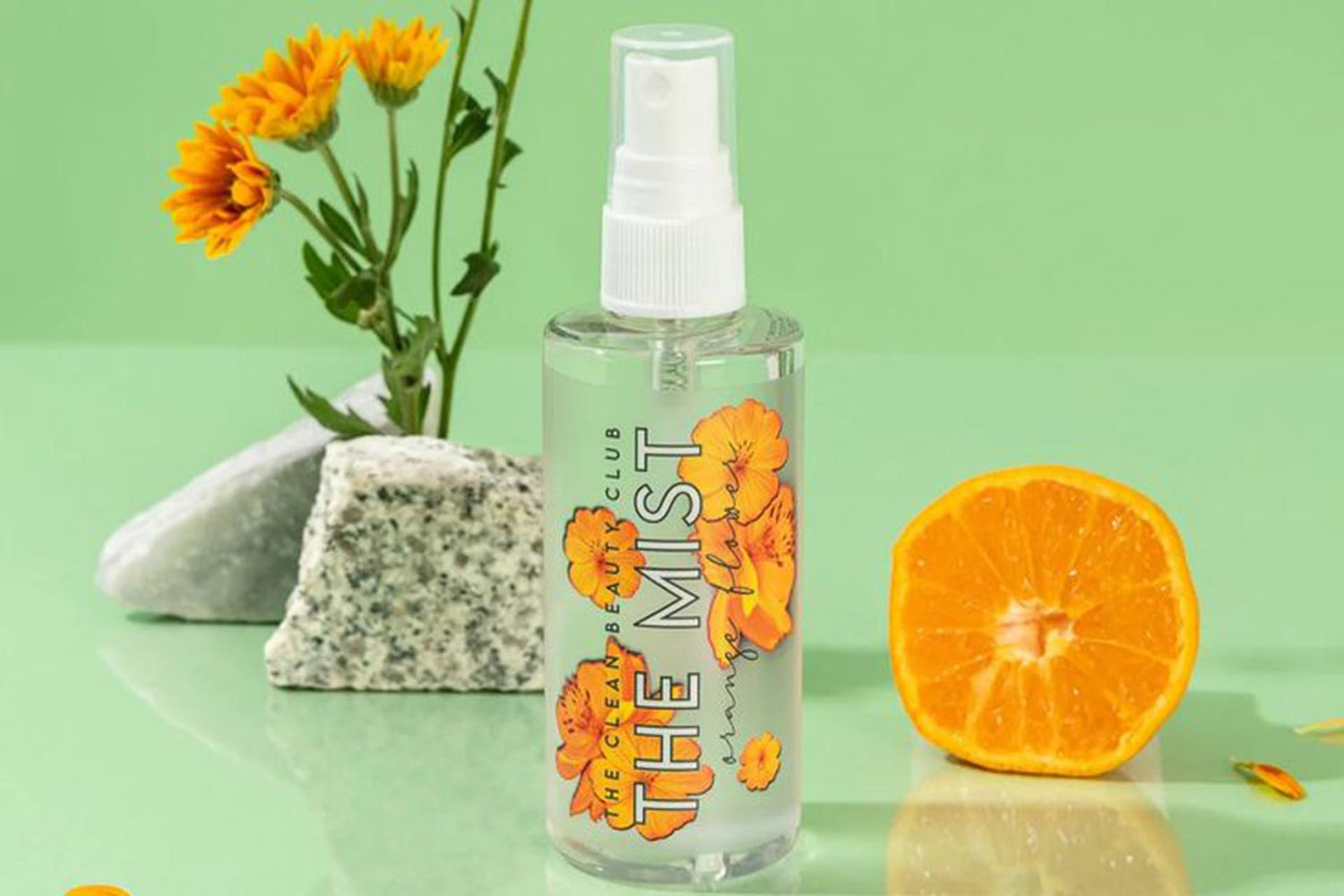 Hydrating-facial-mist-from-Lumiéra-Beauty-Shop-for-glowing-and-refreshed-skin