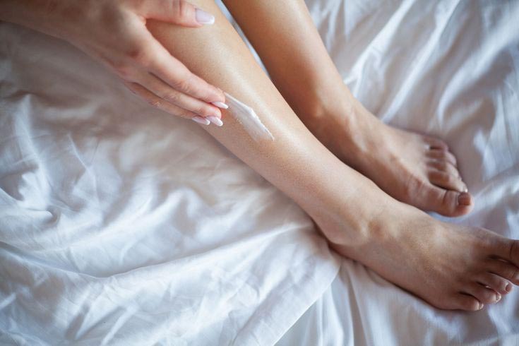 Radiant-and-smooth-leg-makeup-product-on-skin-for-flawless-finish