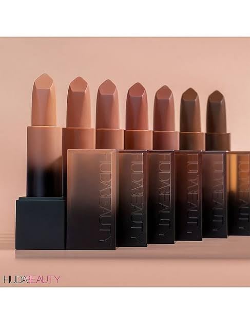 HUDA BEAUTY Power Bullet Cream Glow Hydrating Lipstick Glow