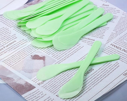 ONLYKXY 30pcs 5in Plastic Beauty Spoon Facial Cream Brush Makeup Scoop Mud Reusable Cosmetic Dig Scoop Spatula Mask Tip for Lotions Moisturizers Home Salon DIY Facemask Mixing Sampling (Light Green)